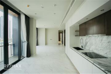 Unfurnished Room in Prime Location at Monument Thong Lor Condo - CBD Convenience in Bangkok