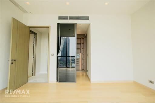 Unfurnished Room in Prime Location at Monument Thong Lor Condo - CBD Convenience in Bangkok