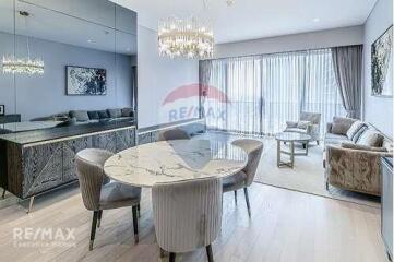 Sophisticated Condo with BTS Thong Lo Access, 17 Mins Walk Away