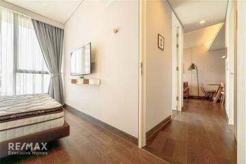 Luxurious Condo with Direct Access to BTS Phrom Phong on Sukhumvit 24