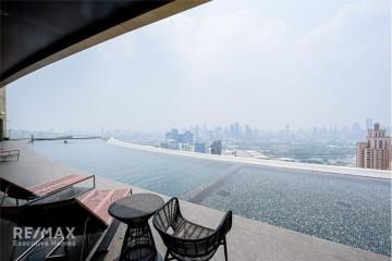 Stunning Condo with Seamless Access to BTS Phrom Phong on Sukhumvit 24