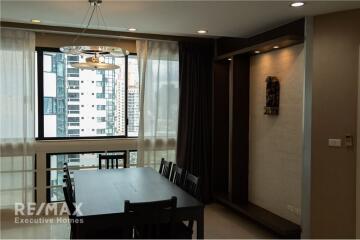 Luxury pet-friendly condos near BTS Phrom Phong.