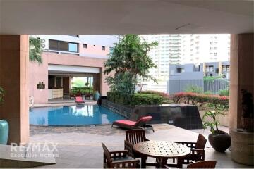 Luxury pet-friendly condos near BTS Phrom Phong.