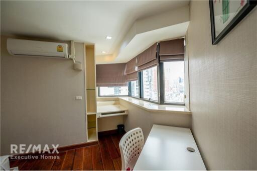 Luxury pet-friendly condos near BTS Phrom Phong.