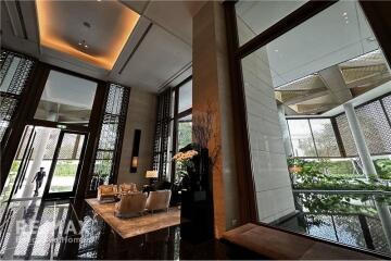 Luxurious Waterfront Condo with Pet-Friendly Amenities, 16 Mins Walk to BTS Saphan Taksin