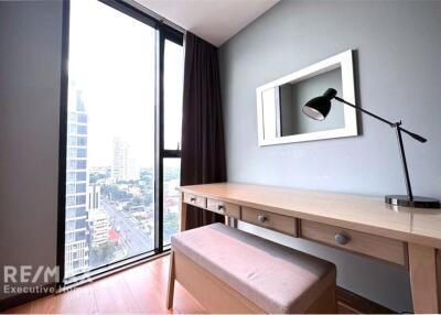 Beautiful condo in Thonglor - prime location, convenient and spacious.