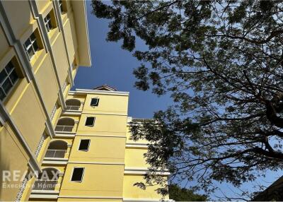 Charming Low-Rise Condo 5 Minutes to BTS Thonglor - Residential Oasis near BTS Thonglor