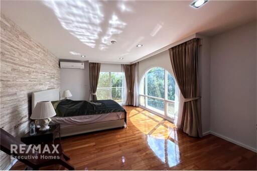 Charming Low-Rise Condo 5 Minutes to BTS Thonglor - Residential Oasis near BTS Thonglor