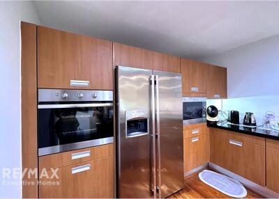 Charming Low-Rise Condo 5 Minutes to BTS Thonglor - Residential Oasis near BTS Thonglor