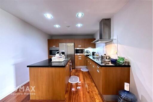 Residential oasis near BTS Thonglor, charming low-rise condo 5 minutes to BTS Thonglor.