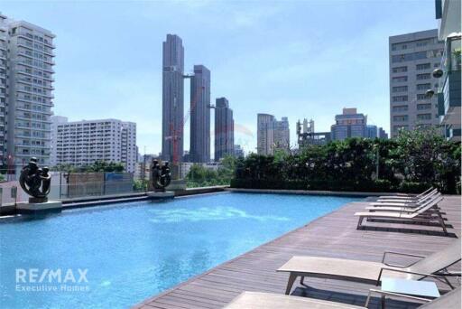 An effortlessly accessible condominium to BTS Thonglor and Sukhumvit area.