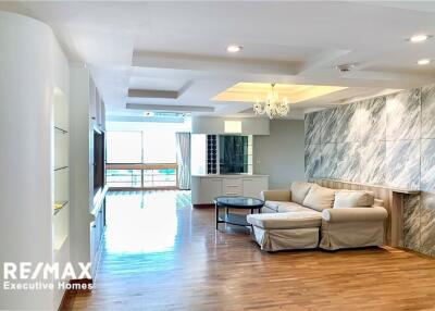 Newly renovated pet-friendly 3 beds 15 minutes walk to BTS Phrom Phong.