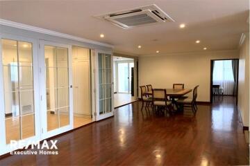 A lively area yet with quiet ambiance and easy access to anywhere in the Sukhumvit area.