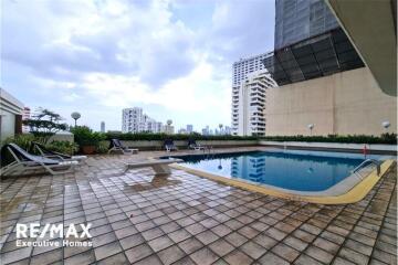 A lively area yet with quiet ambiance in Sukhumvit area.