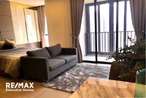 Vivacious and easy access condominium to anywhere in the Sukhumvit and Asoke areas.