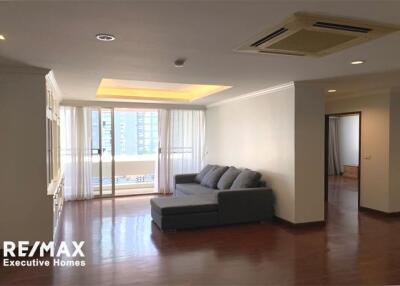 A lively area yet with quiet ambiance and easy access to anywhere in the Sukhumvit area.