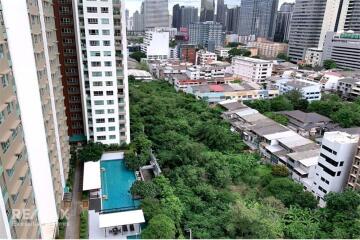 Fully Furnished Condo 10 Mins Walk to MRT Phra Ram 9 - Clean & Safe