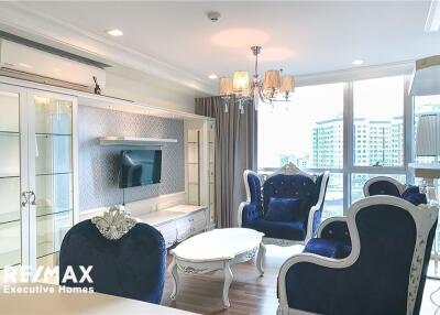 Effortlessly access condominium to BTS Phra Kanhong and Sukhumvit area.