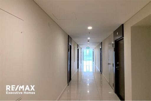 Effortlessly access condominium to BTS Phra Kanhong and Sukhumvit area.