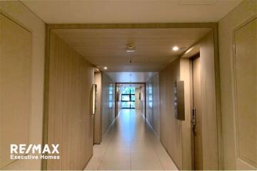 Effortlessly access condominium to BTS Ekkamai and Sukhumvit area.