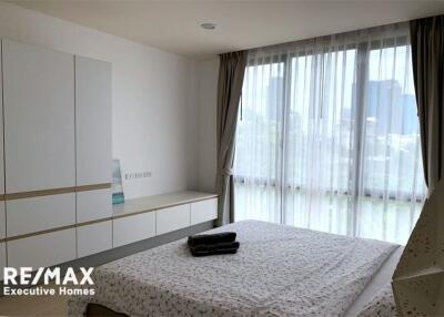 Contemporary style apartment in a very quiet and convenient area with pet-friendly locate on Ekkamai 22.