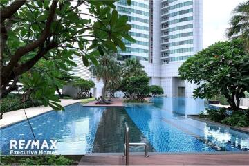 A modern condo in Asoke and Phompong located on Sukhumvit 20 close by BTS and MRT station.