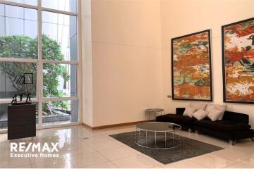 A modern condo in Asoke and Phompong located on Sukhumvit 20 close by BTS and MRT station.