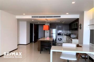 A modern, spacious with a spectacular view condo in Sathorn.