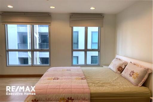 Great value and fully furnished condominium in a quiet and convenient area a 4-minute walk to BTS Ekkamai.