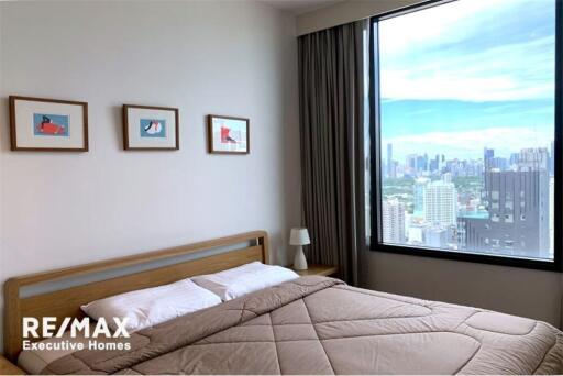 Modern Condo with Spectacular View, 7 Mins Walk to BTS Asoke