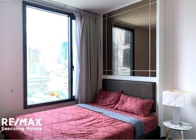 A modern with a spectacular view condominium 3 mins walk to BTS Asoke/MRT Sukhumvit.