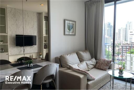 A modern with a spectacular view condominium 3 mins walk to BTS Asoke/MRT Sukhumvit.