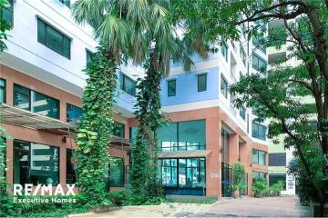 A fully furnished condominium in the CBD area