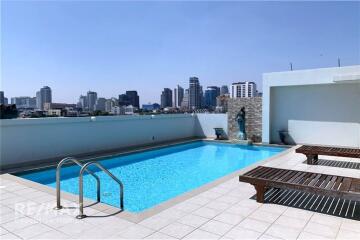 Pets-friendly and effortlessly accessible apartment to BTS Ekkamai and Sukhumvit area.