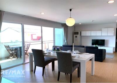 Pets-friendly and effortlessly accessible apartment to BTS Ekkamai and Sukhumvit area.