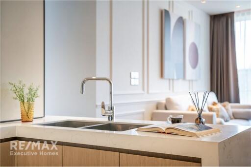 A fully luxury furnished Beatniq Sukhumvit 32 condominium in the CBD area is the most convenient access to anywhere in Bangkok.