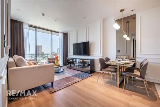 A fully luxury furnished Beatniq Sukhumvit 32 condominium in the CBD area is the most convenient access to anywhere in Bangkok.