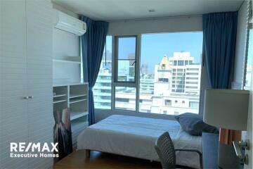 A large unit with an effortlessly accessible condominium to BTS Thonglor and Sukhumvit area.