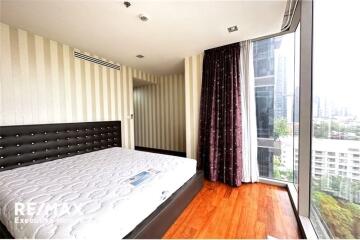 Contemporary style condominium in a tranquil and convenient area with a pet-friendly location on Sukhumvit 38.