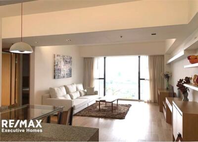 Contemporary style condominium The Met in a convenient area located on South Sathorn 6.