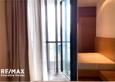 Contemporary style condominium The Met in a convenient area located on South Sathorn 6.