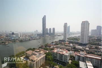 Condo next to the Chao Phraya River, near BTS Krung Thonburi, very low price.