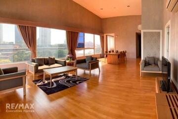 The Fine @ River Penthouse, Krung Thon Buri BTS Station