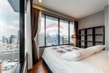 Affordable Luxury at M Silom: Spacious Rooms and Prime Location near BTS Chong Nonsi
