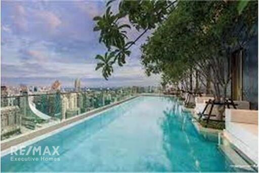 Super Luxury Condominium, luxury condo on Freehold land in the heart of Chidlom, 28 Chidlom