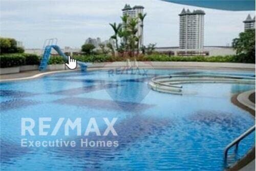 Master View Executive Place - Luxurious Condo at Unbeatable Price