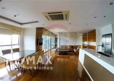 Hive Sathorn BTS Krungthonburi