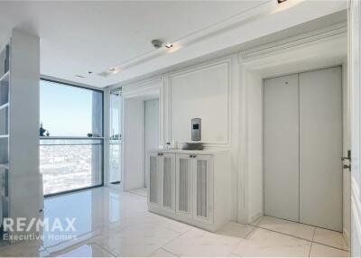 Luxurious condo with private elevator at an unbeatable price.