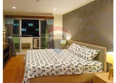 Large room near BTS Thonglor at great price.