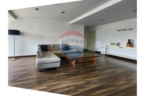 Low rise ,Pet friendly and quiet Good Place in Thonglor area